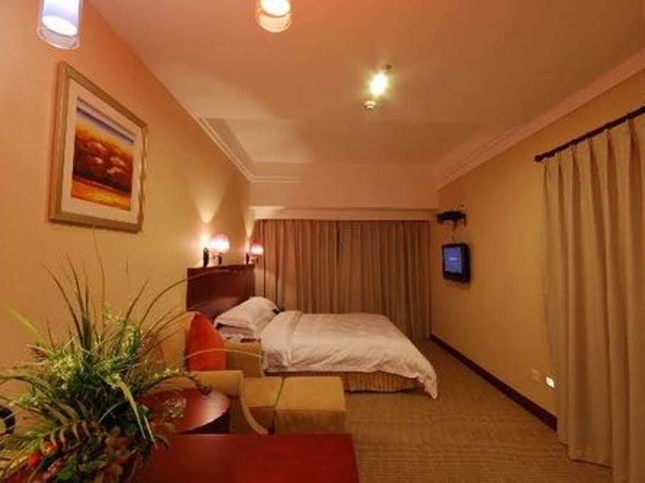 Starway Hotel Silver Чжухай Экстерьер фото