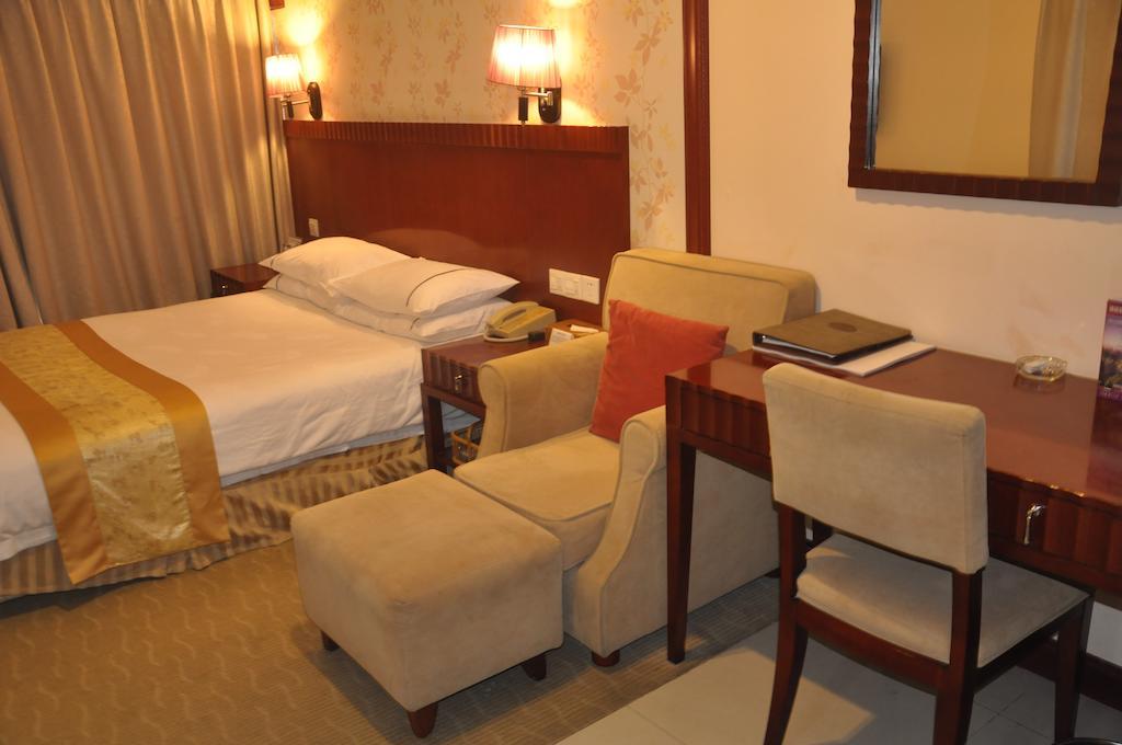 Starway Hotel Silver Чжухай Экстерьер фото